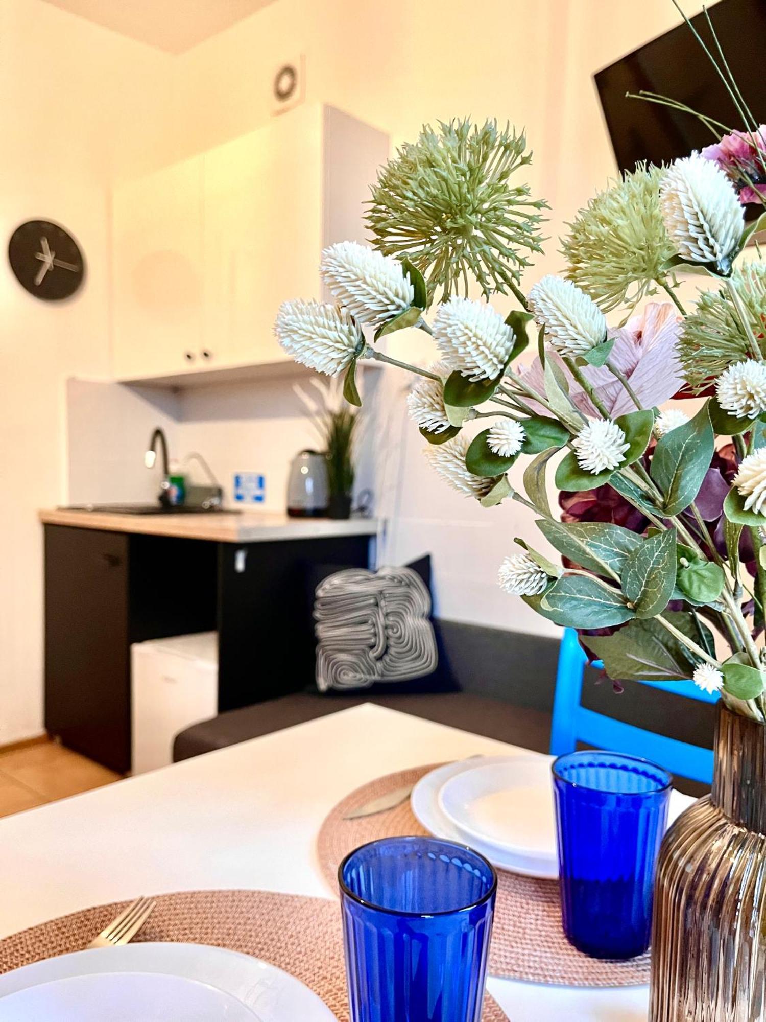 Chopin Apartments Self Check-In Warsawa Bagian luar foto